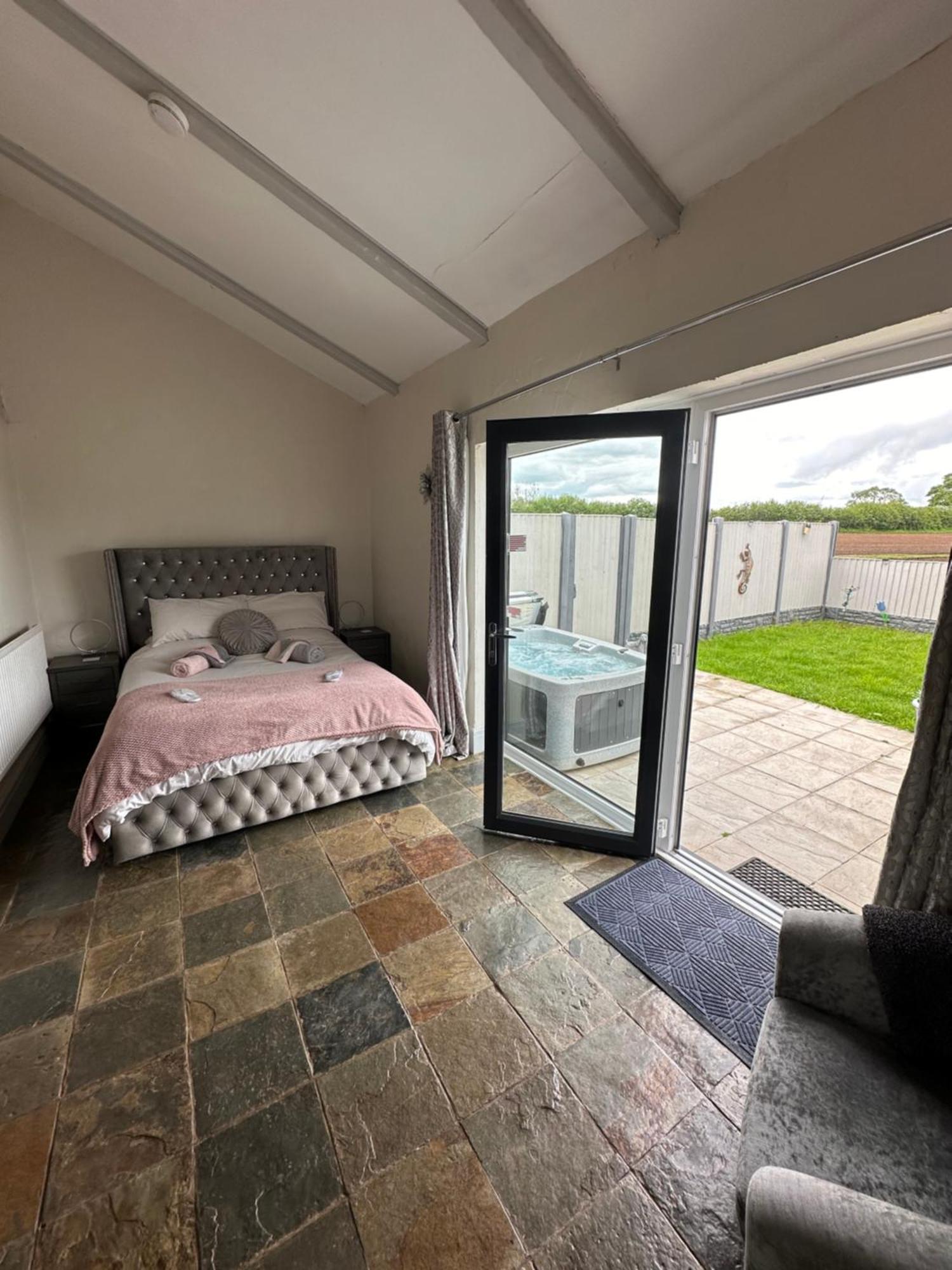 Dwylig Isa Holiday Cottages Rhuddlan Oda fotoğraf